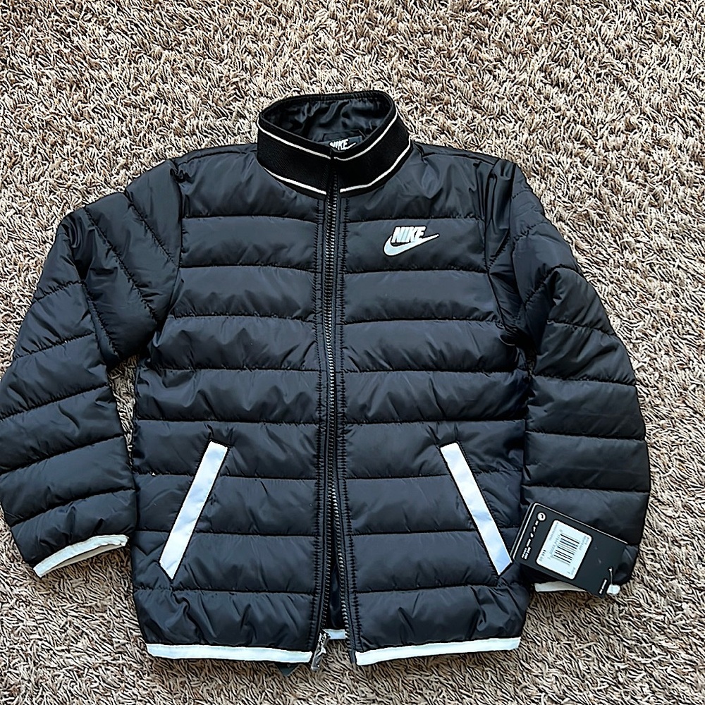 NWT!  Nike boys jacket size 7
